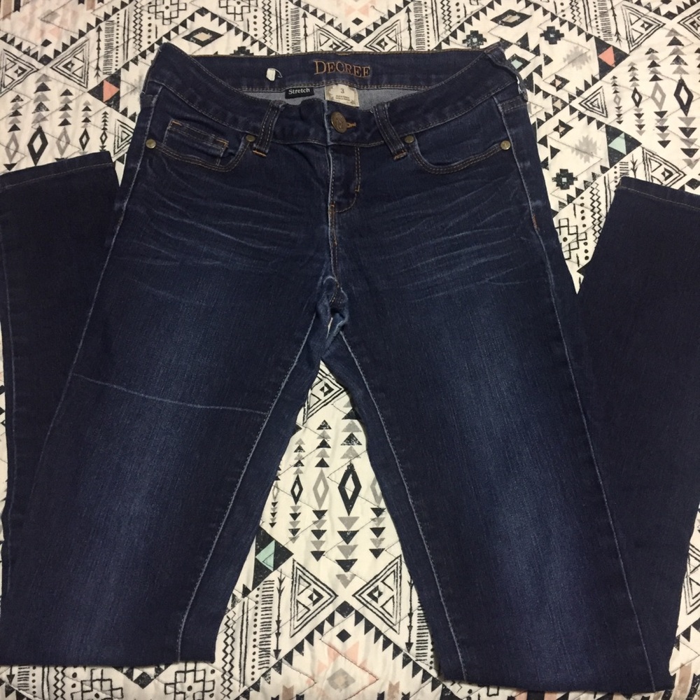 {Decree} Skinny Jeans